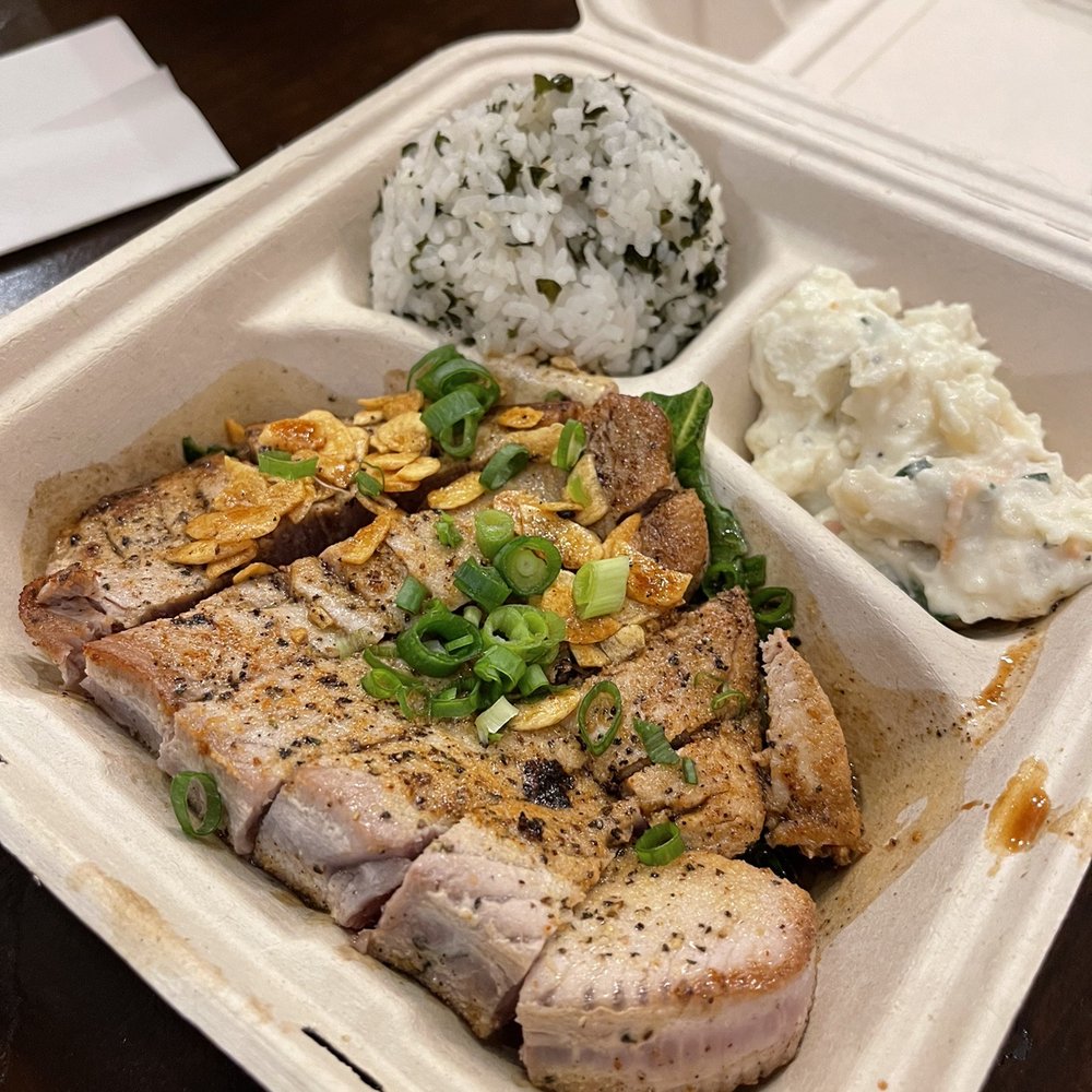Pioneer Saloon - Grilled Ahi steak - Japanese Near Me - Honolulu, Hawaii
