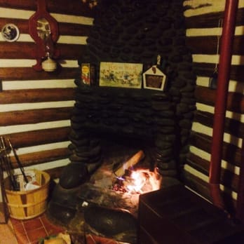 Chinook Cabins & RV Park - Cozy fireplace. - RV Parks Near Me - South Fork, Colorado