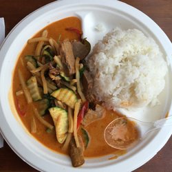 Noodle Bar - Red curry with chicken