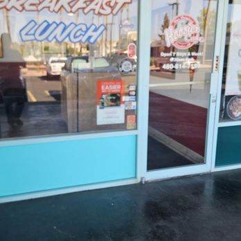 Hoosier Cafe - Entrance next to Vietnamese store - Breakfast & Brunch Near Me - Chandler, Arizona