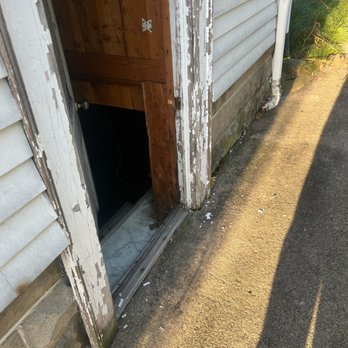 Mammoth Hands Construction - Exterior door frame repair -- replaced rotten trim and restored clean finish. - Handyman Near Me - Northborough, Massachusetts Mammoth Hands Construction - Exterior door frame repair -- replaced rotten trim and restored clean finish. - Handyman Near Me - Northborough, Massachusetts