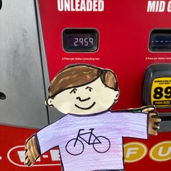 H-E-B FUEL GAS - Gassin' up with Flat Stanley