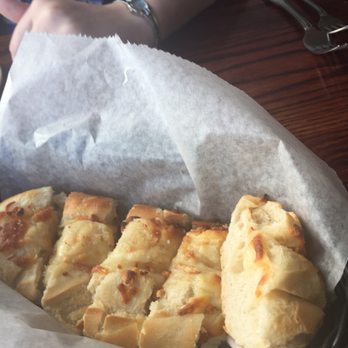 Salute - Garlic Bread - Italian Near Me - Hartford, Connecticut