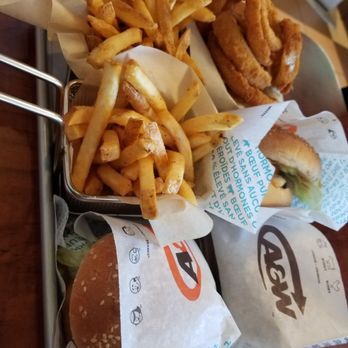 A&W - Family dinner combo with a buddy burger and onion rings - Burgers Near Me - Windsor, Ontario A&W - Family dinner combo with a buddy burger and onion rings - Burgers Near Me - Windsor, Ontario