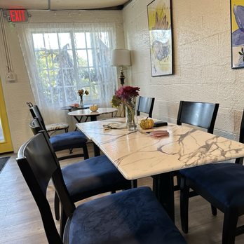 Teas Your Spirits - Front seating area - Tea Rooms Near Me - Hilliard, Ohio