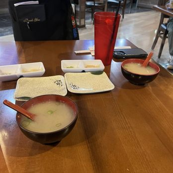 Show Sushi - Sushi Bars Near Me - La Palma, California