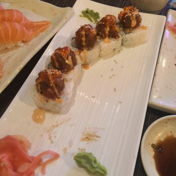 Sushi King House - Volcano roll, the fish on top tasted very fishy despite the sauce and hot sauce. Would not order again - Japanese Near Me - Vancouver, British Columbia Sushi King House - Volcano roll, the fish on top tasted very fishy despite the sauce and hot sauce. Would not order again - Japanese Near Me - Vancouver, British Columbia