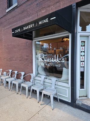 Russell's on Macklind by null