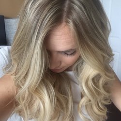 Avanti Beauty Salon - Loving my freshly highlighted hair! Thank you Maribel!!