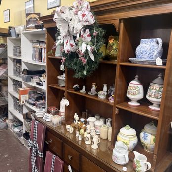 Three Peas In a Pod - Antiques Near Me - Manistee, Michigan Three Peas In a Pod - Antiques Near Me - Manistee, Michigan