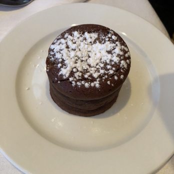 L'Avenue - Mini Runny Chocolate Cake- Gluten Free - Brasseries Near Me - Paris, 75 L'Avenue - Mini Runny Chocolate Cake- Gluten Free - Brasseries Near Me - Paris, 75