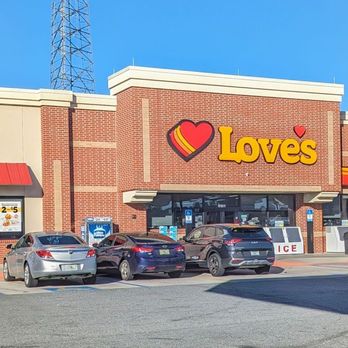 Love's Travel Stop - Exterior - Convenience Stores Near Me - Lake City, Florida Love's Travel Stop - Exterior - Convenience Stores Near Me - Lake City, Florida
