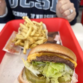 In-N-Out Burger - Burgers Near Me - Novato, California In-N-Out Burger - Burgers Near Me - Novato, California