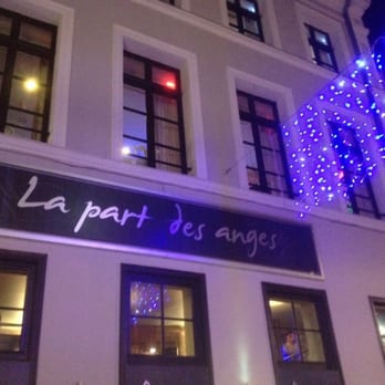 La Part des Anges - All lit up for the holidays! - Wine Bars Near Me - Lille, 59 La Part des Anges - All lit up for the holidays! - Wine Bars Near Me - Lille, 59