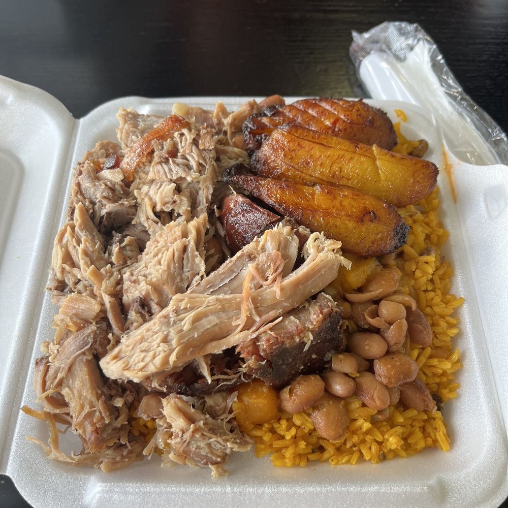 Lechonera Orlando - Plate with arroz con gandules, pernil, habichuelas rojas, and maduros - Latin American Near Me - Orlando, Florida Lechonera Orlando - Plate with arroz con gandules, pernil, habichuelas rojas, and maduros - Latin American Near Me - Orlando, Florida