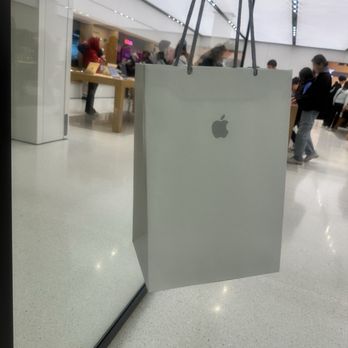 Apple Stoneridge Mall - iPhone 17 pro - Electronics Near Me - Pleasanton, California Apple Stoneridge Mall - iPhone 17 pro - Electronics Near Me - Pleasanton, California