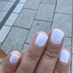 Florida Nails - The worst nail salon. They don't even wash/clean your nails after buffering, before painting them. Not recommended!