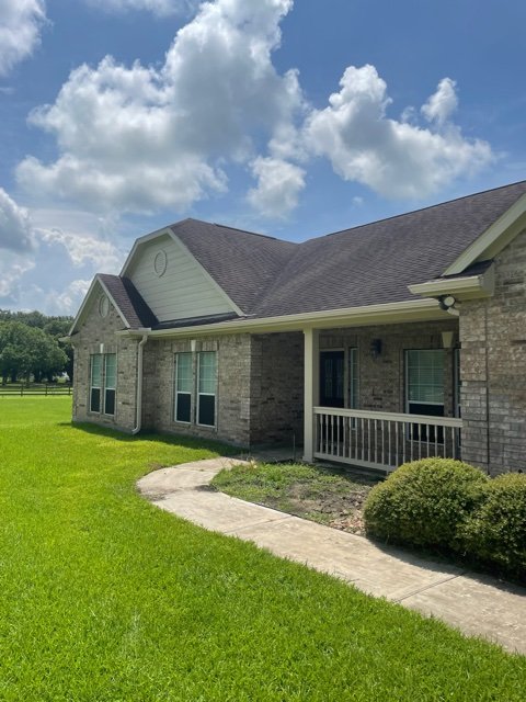 Slide of Precision Seamless Gutters 