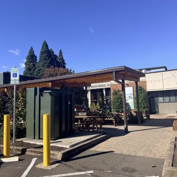 Grand Central Bakery - Outdoor seating area - Bakeries Near Me - Hillsboro, Oregon