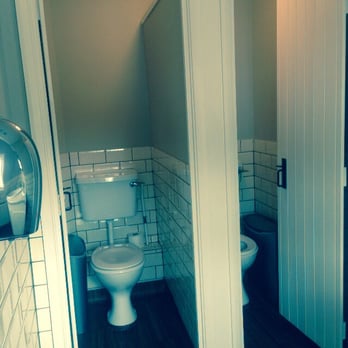 The Bull - Ladies toilets - British Near Me - London Colney, HRT