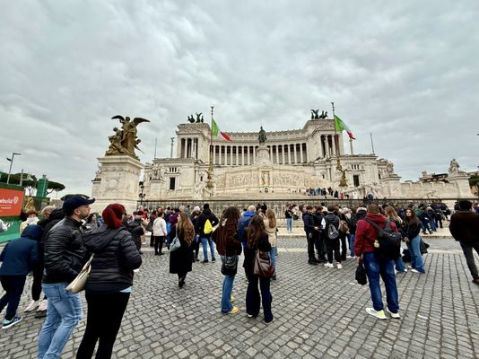 Monument to Victor Emmanuel II by null