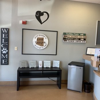 Companion Pet Clinic 10 Photos 24 Reviews Veterinarians 5331 S Superstition Mountain Dr Gold Canyon Az Phone Number Yelp