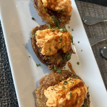 Fin & Tonic - Fried green tomatoes with pimento cheese - New American Near Me - Suffolk, Virginia