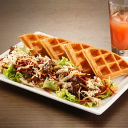 Waffle Store - Frango desfiado com salada