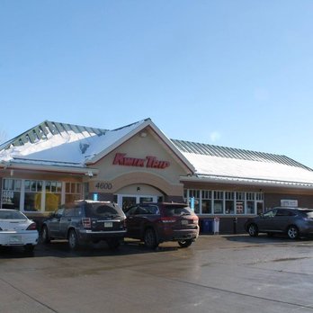 Kwik Trip - cars parked in front of a restaurant - Convenience Stores Near Me - Eagan, Minnesota