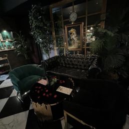 FALCON’S LAIR - Updated March 2025 - 598 Photos & 333 Reviews - 1225 ...