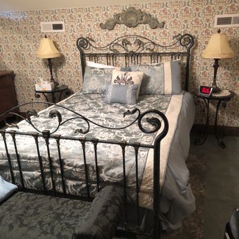 Apple Crest Inn - Bed & Breakfast Near Me - Gentry, Arkansas