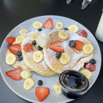 Everyday Eatery - Lemon Ricotta Hotcakes - Cafes Near Me - Irvine, California