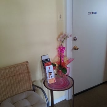 Oahu Acupuncture and Herbs - Waiting area - Acupuncture Near Me - Honolulu, Hawaii Oahu Acupuncture and Herbs - Waiting area - Acupuncture Near Me - Honolulu, Hawaii