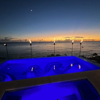 Mugen - Sunset by the pool - New American Near Me - Honolulu, Hawaii Mugen - Sunset by the pool - New American Near Me - Honolulu, Hawaii
