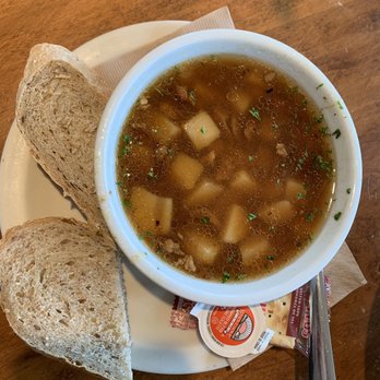 L'abri cafe, restaurant et bar - Fricot Acadien - Canadian (New) Near Me - Cheticamp, Nova Scotia