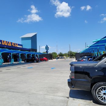 Hello! Deluxe Car Wash - Car Wash Near Me - Dallas, Texas