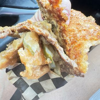 Shake'Hen Buns - Soggy , limp and super thin patties - Burgers Near Me - Bellflower, California