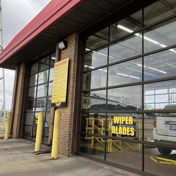 Ferndale Oil Change Center - Outside - Oil Change Stations Near Me - Ferndale, Michigan