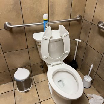 LongAn Restaurant  - Toilet. Sit or squat? - Vietnamese Near Me - Glenview, Illinois