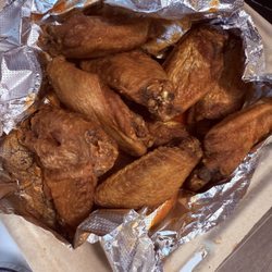 Alpha Street Pizzeria - Medium wings
