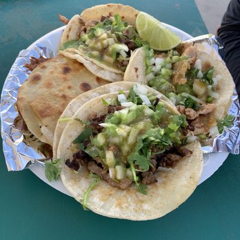 Glenn's Taqueria - Chorizo mulita, adobada taco, chicken taco, asada taco (clockwise) - Tacos Near Me - Independence, California Glenn's Taqueria - Chorizo mulita, adobada taco, chicken taco, asada taco (clockwise) - Tacos Near Me - Independence, California