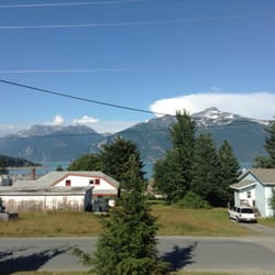 Alaska Guardhouse Lodging - View out bedroom window