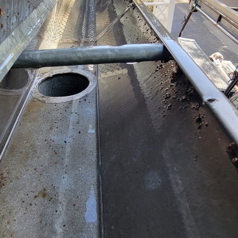 Bresnahan Rain Gutter Cleaning - Clean gutter - Gutter Services Near Me - Los Angeles, California Bresnahan Rain Gutter Cleaning - Clean gutter - Gutter Services Near Me - Los Angeles, California