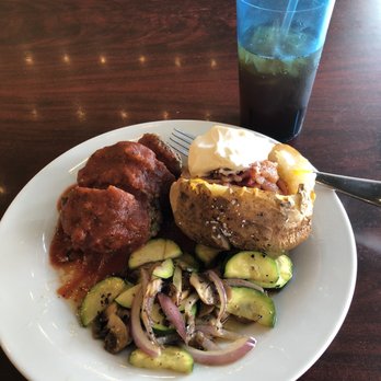 Plowman's Kitchen - Mom's Meatloaf - American Near Me - Taylor, Texas