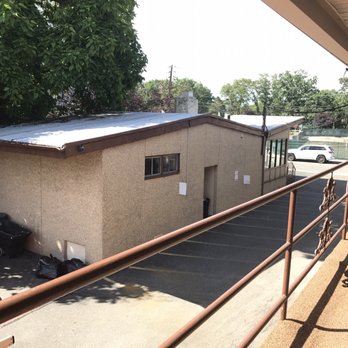 Capri Lynbrook Motor Inn - The "lobby." AKA a shack with bulletproof glass in front of the receptionist desk. - Hotels Near Me - Lynbrook, New York Capri Lynbrook Motor Inn - The "lobby." AKA a shack with bulletproof glass in front of the receptionist desk. - Hotels Near Me - Lynbrook, New York