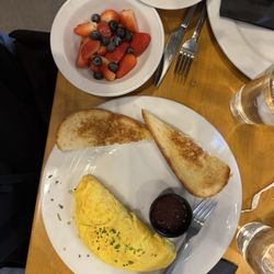 Press & Plow - Omlette with berries.