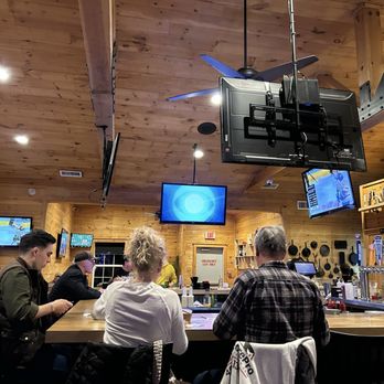 Pine House Kitchen & Bar - Bar - Chicken Wings Near Me - Tiverton, Rhode Island Pine House Kitchen & Bar - Bar - Chicken Wings Near Me - Tiverton, Rhode Island