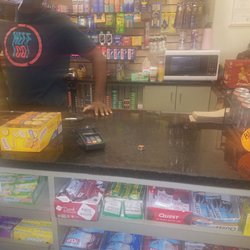 Veridian Market & Wine - Employee puts change on the counter instead of in the customer's hands. Smh