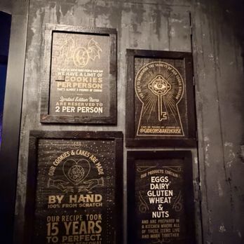 Gideon's Bakehouse - Wall Decor - Bakeries Near Me - Lake Buena Vista, Florida