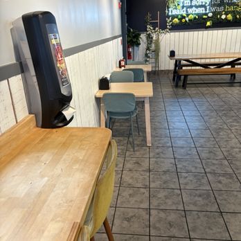 Digibites Food Hub - Sitting area - Seafood Near Me - Chamblee, Georgia